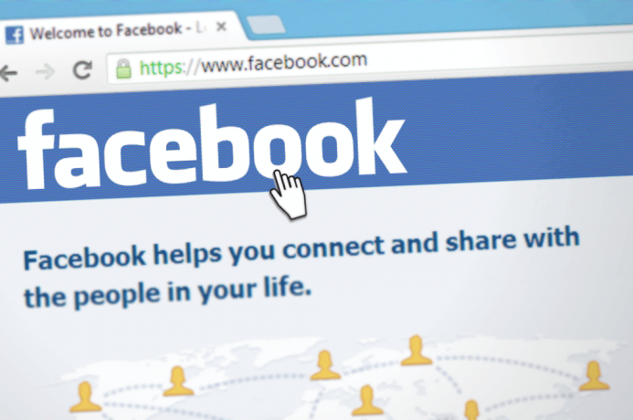 Facebook hirdetések